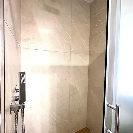Kam In Lungomare Appartamento Vlorë