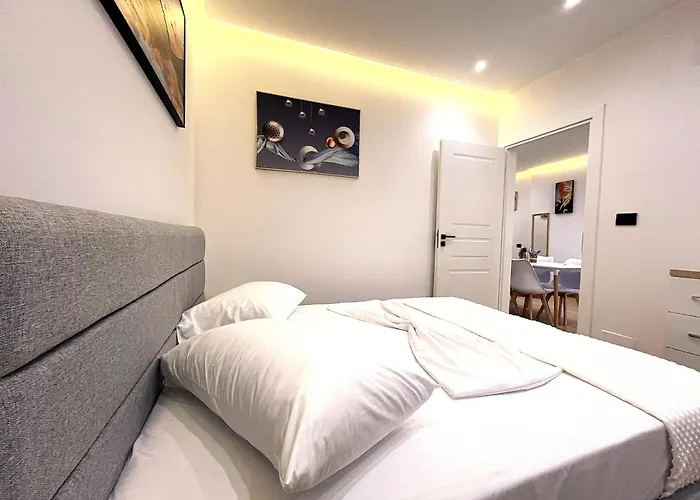 Kam In Lungomare Apartment *